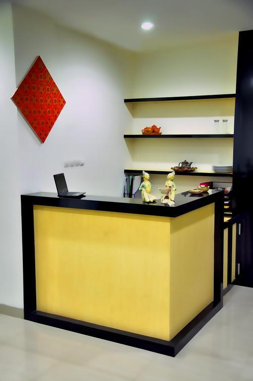 Metro House Hotel สุราบายา ภายนอก รูปภาพ