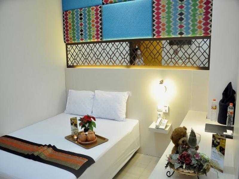 Metro House Hotel สุราบายา ภายนอก รูปภาพ