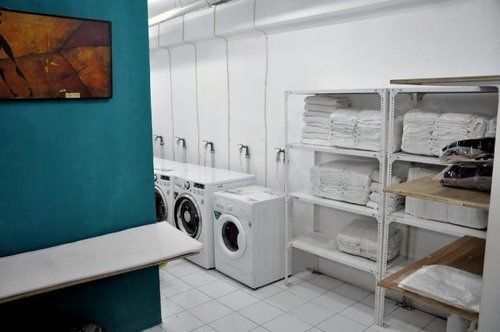 Metro House Hotel สุราบายา ภายนอก รูปภาพ